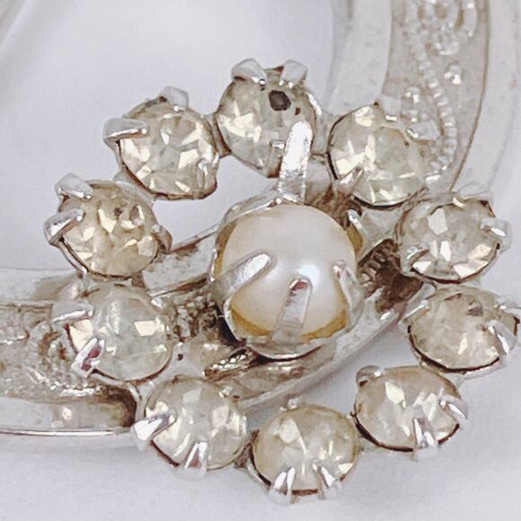VTG Mid Century Brooch Silver Tone Rhinestone Fx Pearl Circle Wreath Pin 40s 50s - Picture 7 of 9